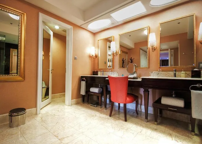 Maxims Hotel 5* Manille