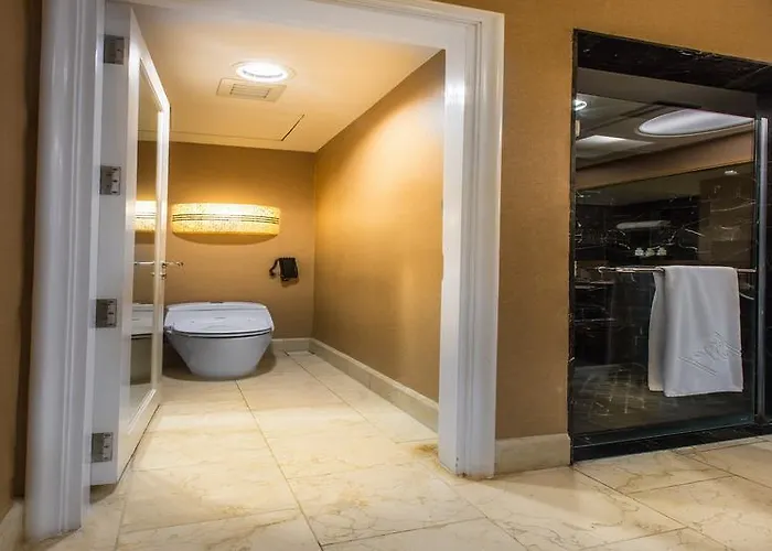 Hotel Maxims Hotel