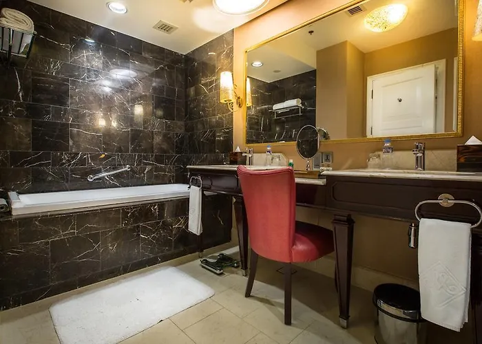 Hotel Maxims Hotel