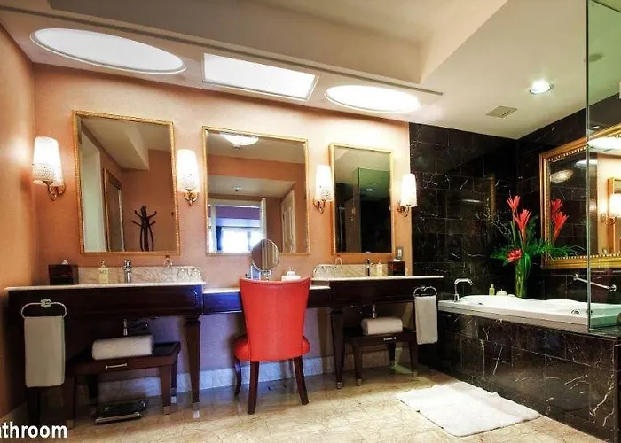 Hotel Maxims Hotel 5*