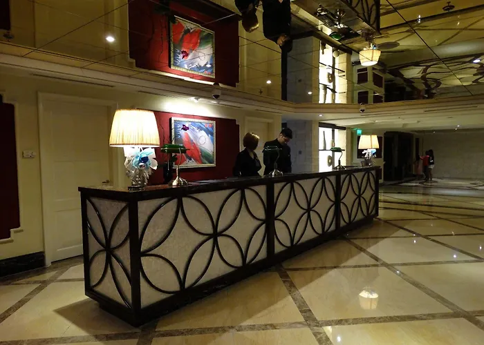 Maxims Hotel 5*
