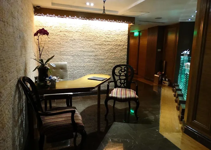 Maxims Hotel 5*