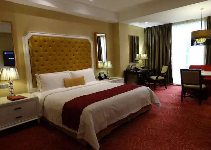 Maxims Hotel 5*