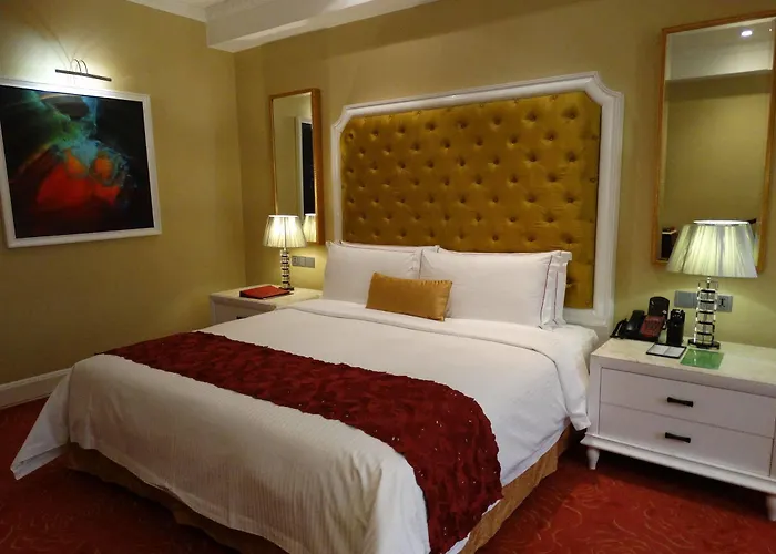 Maxims Hotel Manila