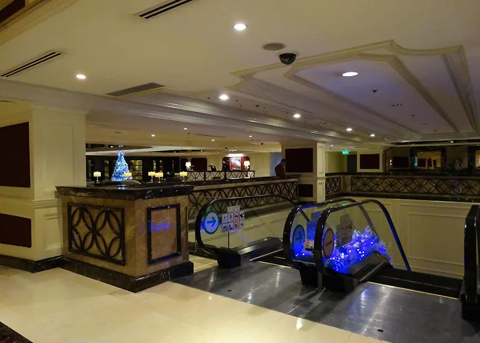 Maxims Hotel Manille